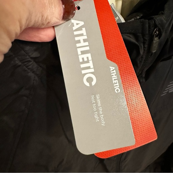 New Balance Women’s Black Windcheater Wind Breaker Jacket Running Biking NWT S - Picture 8 of 16